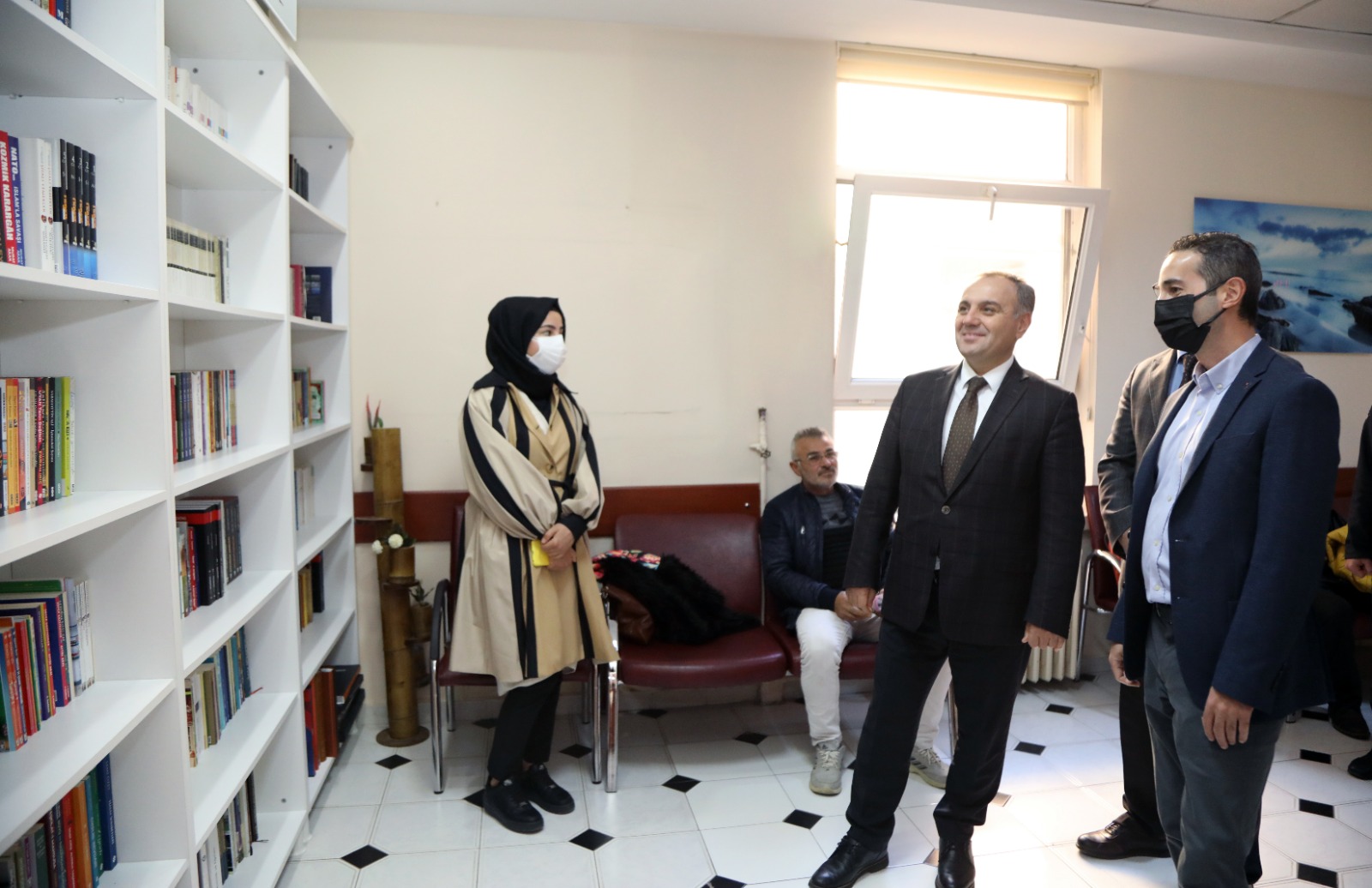 Our Rector visited the Library at the Aesthetic, Plastic and Reconstru